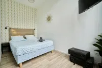 Modern Apt Near Tourcoing Sta. w/ Fast WiFi - 2つ星