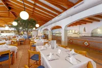 Royal Son Bou Family Club - بار