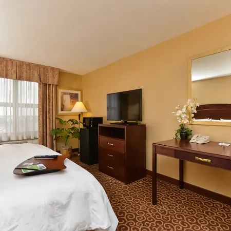 Hampton Inn & Suites by Hilton Edmonton International Airport