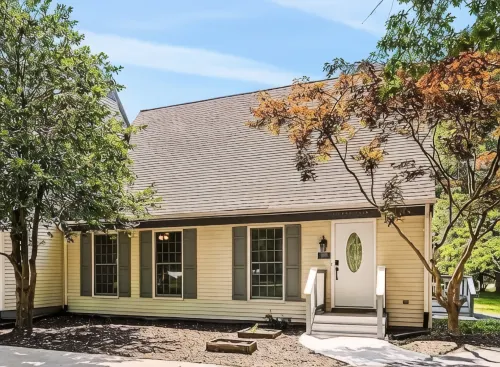 Cozy 2BR Home near Idlewild Park - Wifi