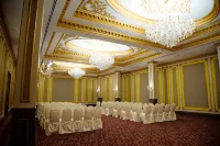 Astrakhanskaya Hotel - Airport Shuttle