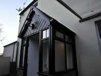 Hoppers Cottage Guest House Hotels in Tantobie