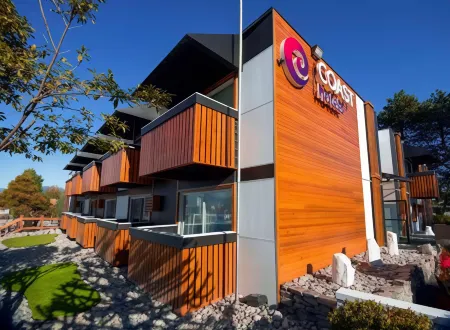 Coast Metro Vancouver Hotel