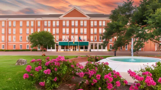 Natchez Grand Hotel on the River