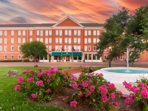 Natchez Grand Hotel on the River