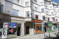 Sting Boutique Apartments Hotels in Карвіна