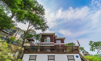 Taean (Anmyeondo) Geuttaegeu Pension