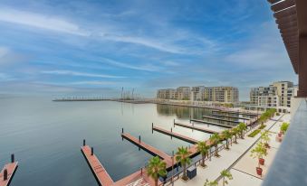 Maison Privee - Stunning Waterfront Apt with Open Sea Vws in la Mer