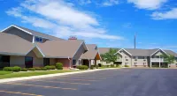 AmericInn by Wyndham Manitowoc Hotels near Rahr West Art Museum