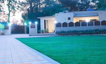 La-Taska Motel - Housity