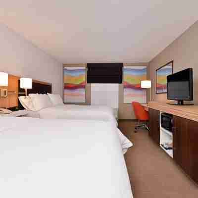 Hampton Inn & Suites Plymouth Rooms