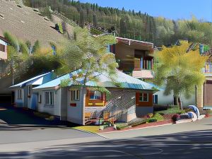 Lake Front Cabins