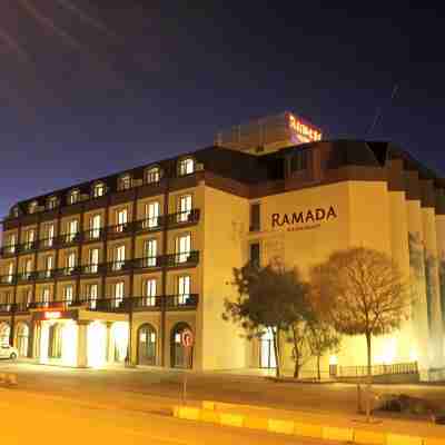 Ramada by Wyndham Van Hotel Exterior