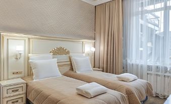Atrium Hotel