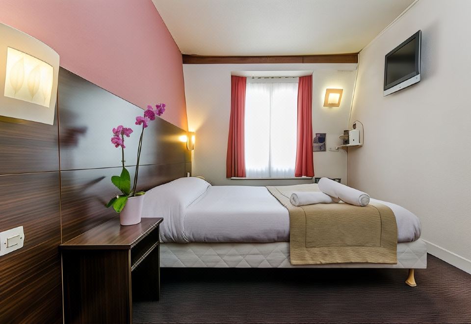 3. Hotel Ar..