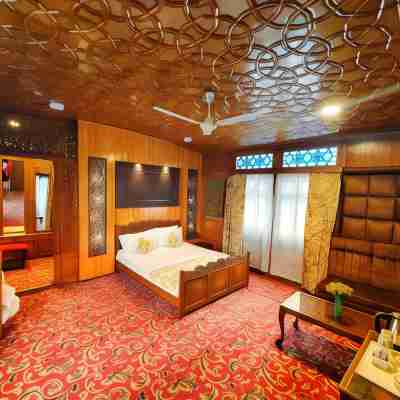 New Jacquline Heritage Houseboats Rooms