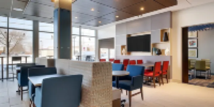 Holiday Inn Express & Suites LOCKPORT by IHG