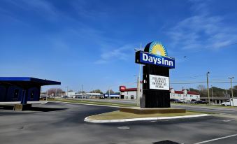 Days Inn by Wyndham Washington