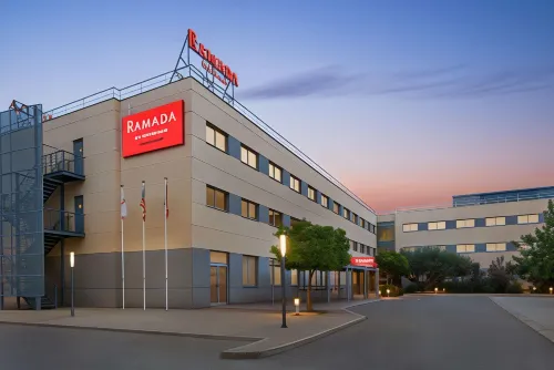 Ramada by Wyndham Valencia Almussafes Hôtels à : Almussafes