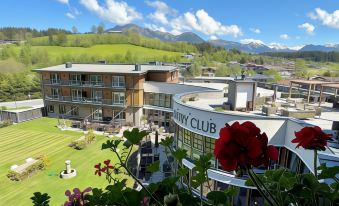 Kitzbühel Lodges - Penthouse Incl. Private Spa & Breakfast