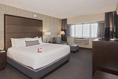 Crowne Plaza Suites MSP Airport - Mall of America