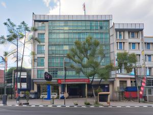 Urbanview Hotel Newton Riau Bandung by RedDoorz