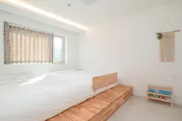 Wanju Elfin Kids Pool Villa Hotels in Wanju-gun