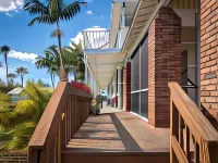 Captain's Table Hotel by Everglades Adventures