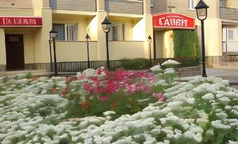 Salyut on Shkolnaya Street, 4