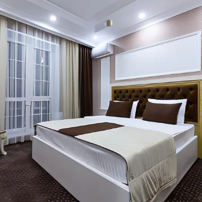 Parizh Hotels near Museum of Sin