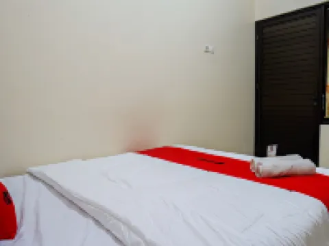 RedDoorz Syariah near Pasar Godong Grobogan Hotel di Godong