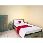 RedDoorz near Alun Alun Jepara Hotels in Bangsri