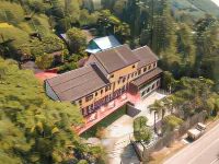 Centro Bajo Hotel & Resto - 3-Star