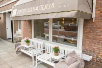 Casa Julia Hotels near Hugo de Groot Monument