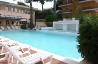 Hotel Milano Helvetia - in Centro Con Piscina - ビーチサイド