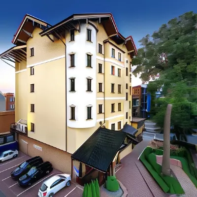 Dinastiya Hotel Hotels near Aya