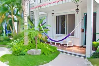 Hotel Villas Colibrí Suites & Bungalows Hotels near Chen Tuk Park