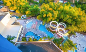 Golden Dolphin Grand Hotel