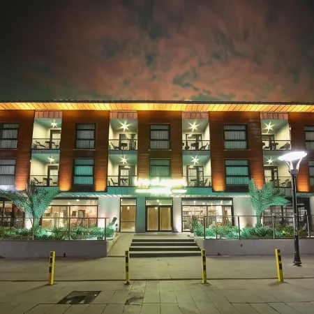 The Elegant Hotel Отели рядом с достопримечательностью «Университет Bilgi»