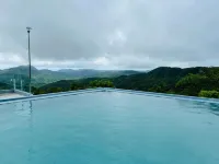 La View Mountain Resort - مسبح
