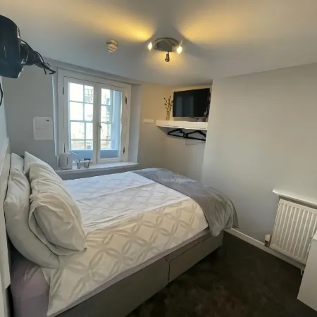Black Bull with Rooms Upper Отели в г. Камберналд