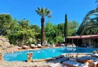 Kemerbag 29 Guest House 12 Yaş Üstü - Pools