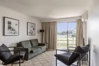 Main Beach Apartments