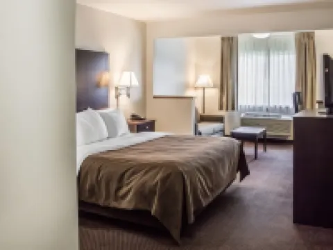 Quality Inn & Suites Hotels in Door County
