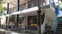 Love's Beach and Dive Resort Hotels near Pescador Island
