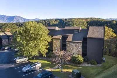 Ober Mtn Ski Slope Views! Wi-Fi, Hot Tub, Sauna, Cabin Feel! Low Rates! Hôtels à : 