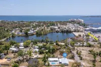 TWISTED TURTLE! 3bed/2bath home with POOL & GAME ROOM in Historic St. Andrews! 파나마시티 호텔