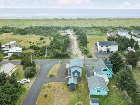 Ocean view house in Copalis Отели в г. Копалис Бич