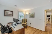 Picturesque 5 Bedroom Hamptons Villa with pool 3 min from beach