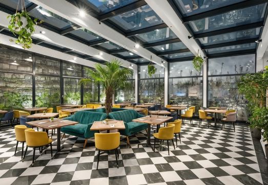 모나스테리 부티크 실내